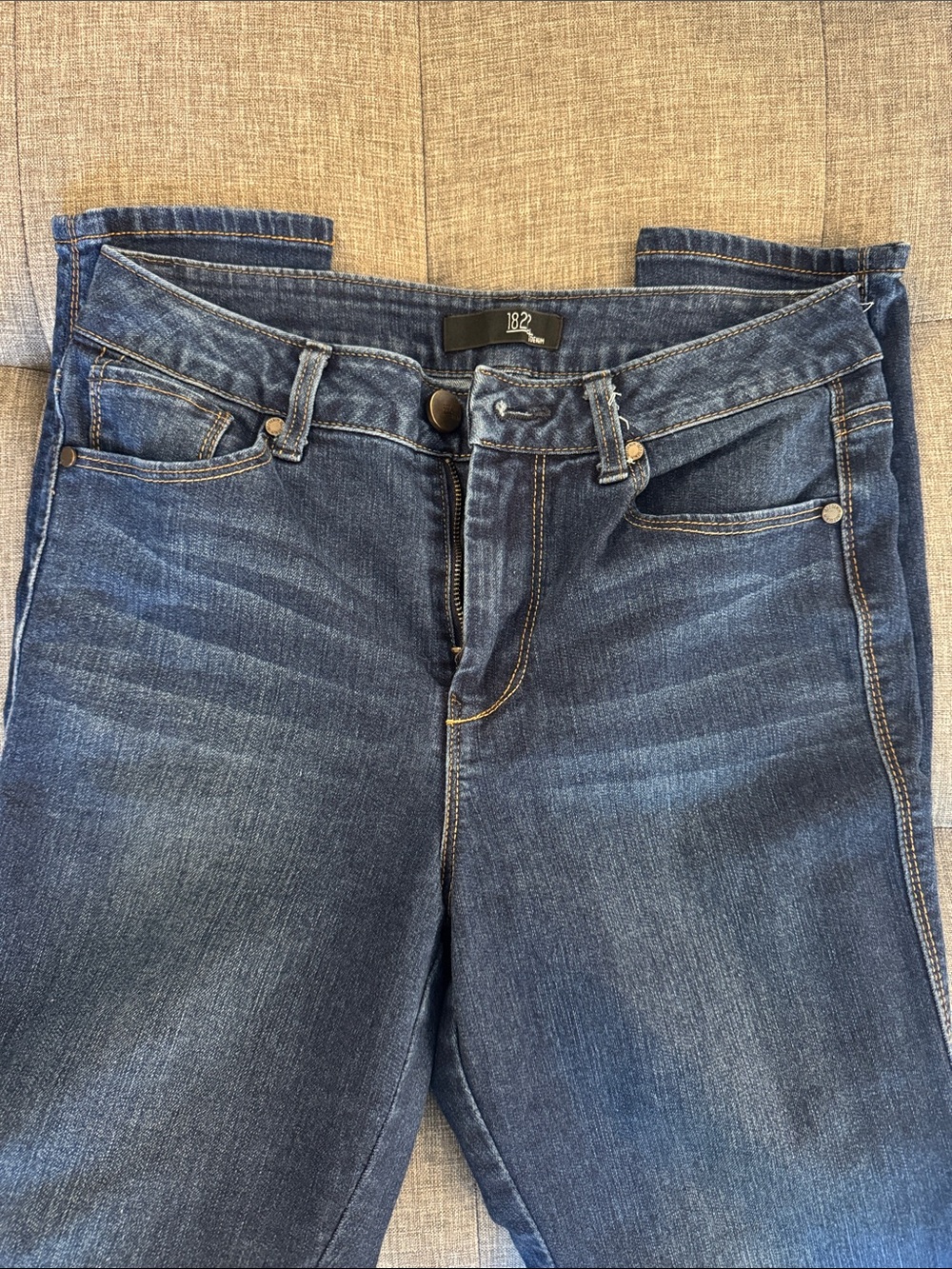 1822 Denim Straight-Leg Jeans in Dark Blue Wash